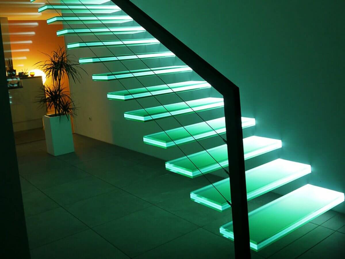 Встроенная подсветка лестниц